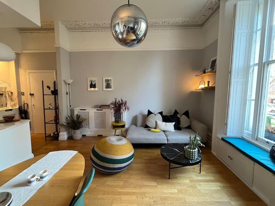 Gorgeous 2 Bedroom Flat In Charming Swiss Cottage Londra Esterno foto